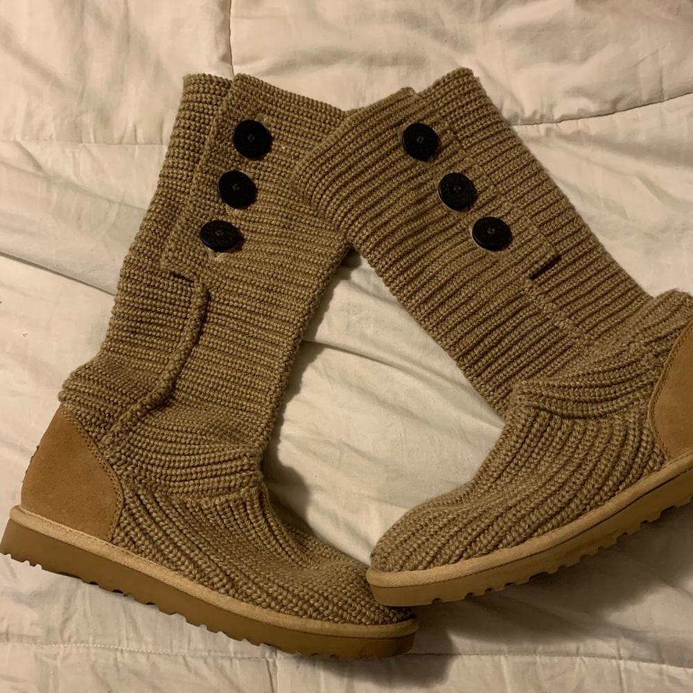 UGG